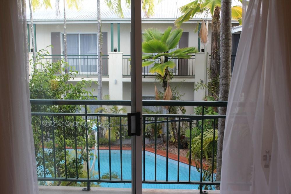 Crystal Garden Resort & Restaurant Cairns Exterior photo