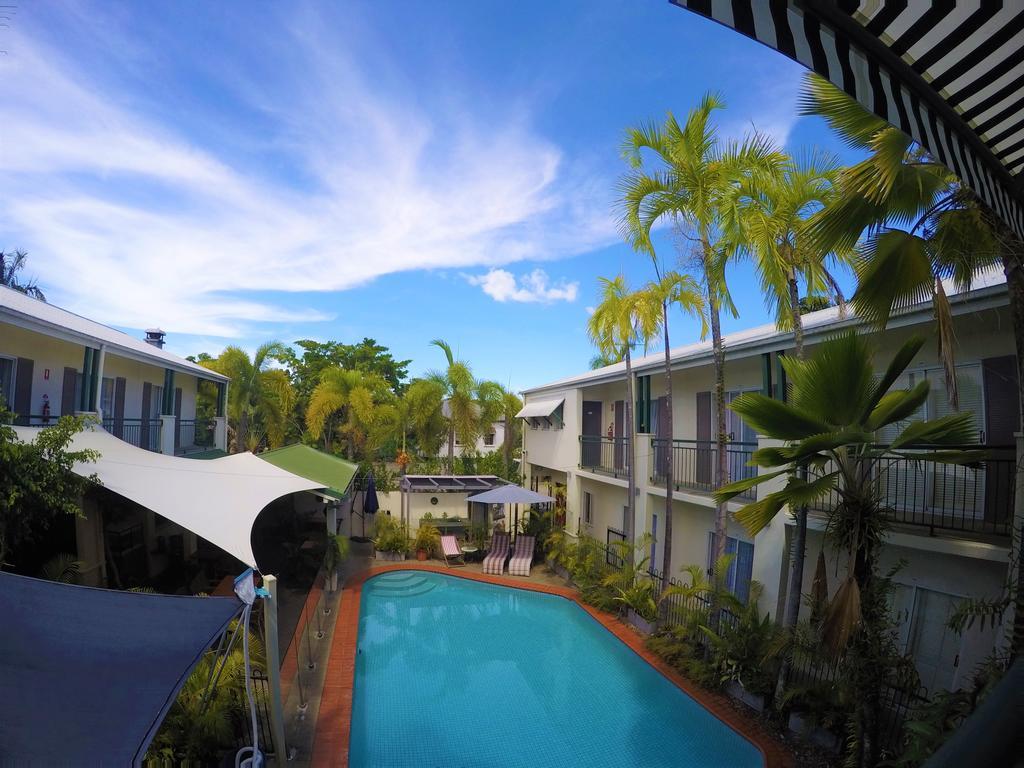 Crystal Garden Resort & Restaurant Cairns Exterior photo